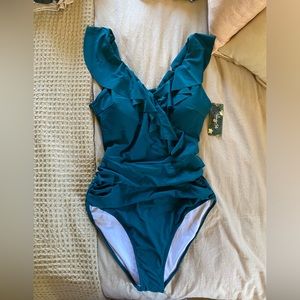 NWT Blooming Jelly women’s one piece size large tummy control